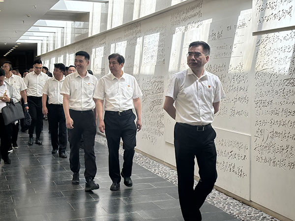 传承与转化：西柏坡干部培训中的革命智慧治理学